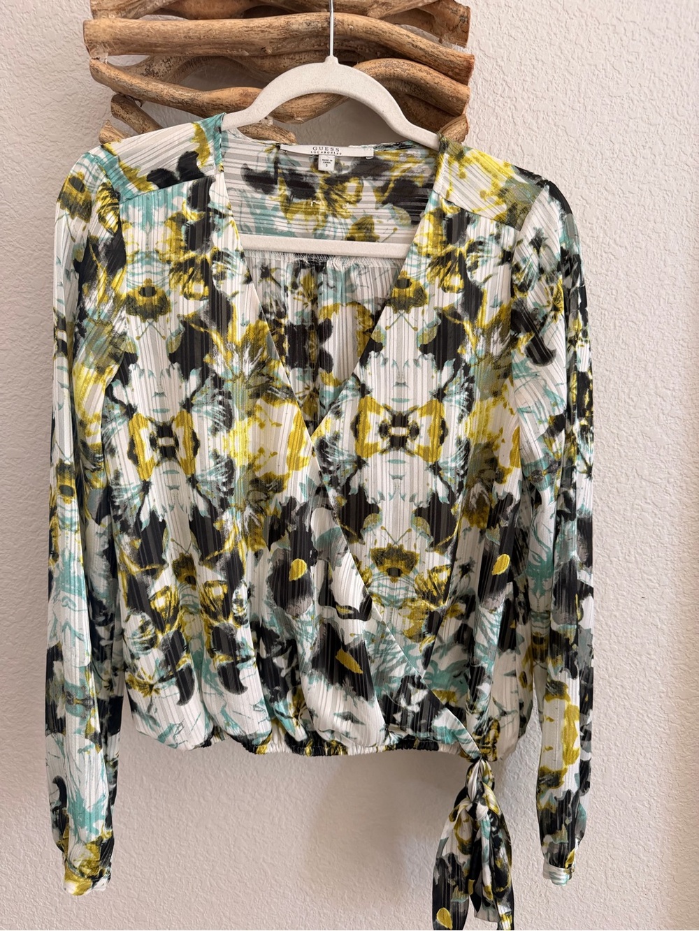 Guess semi sheer Tie-Hem Blouse floral sz S casual business shirt